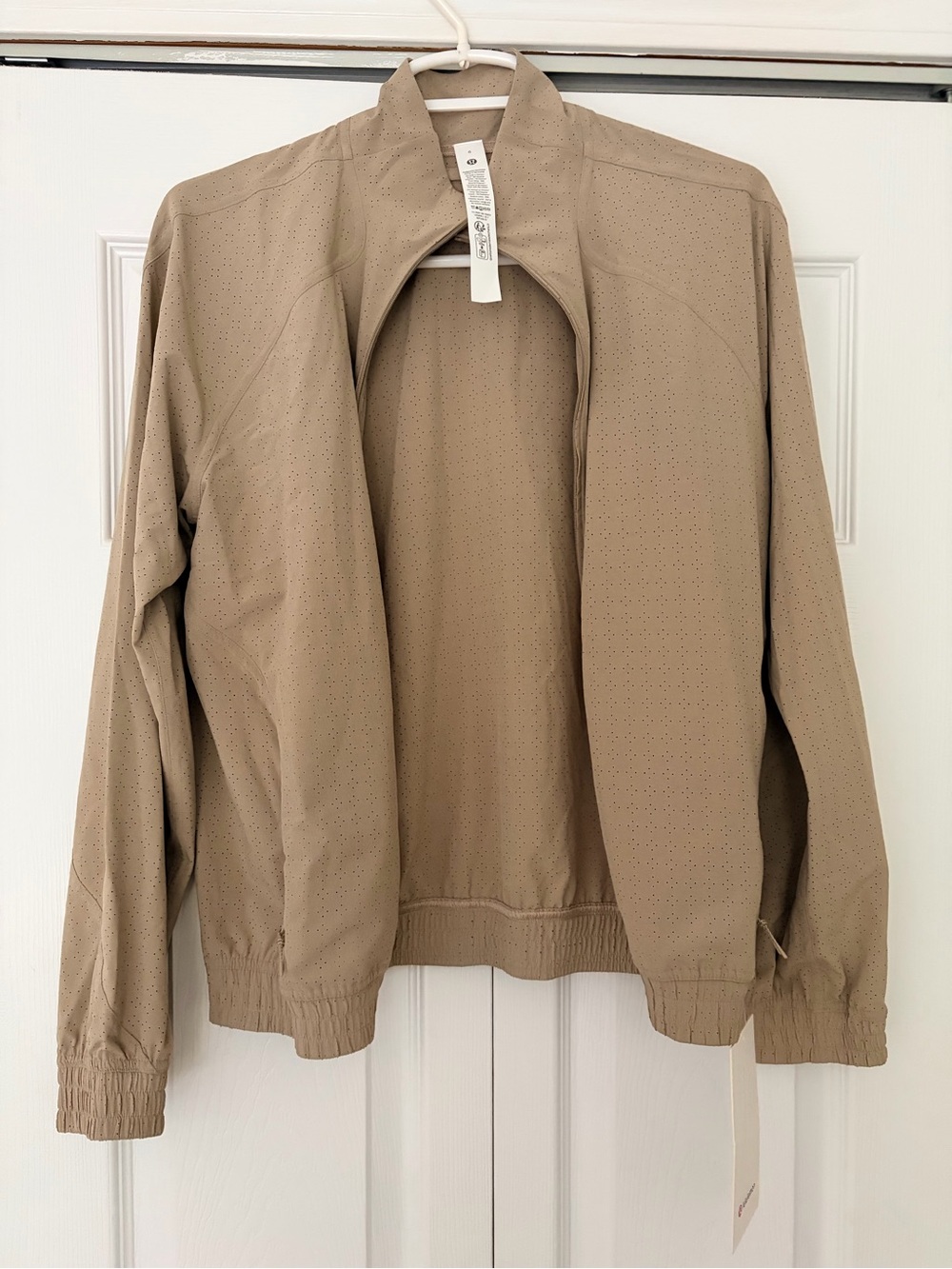 Lululemon Adapted State Perforated Jacket size 6 Sheer Oak NWT